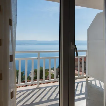 Adria Blue B&B 로크바 로고즈니차