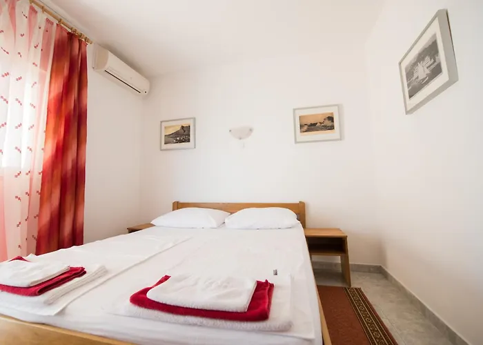 B&B Adria Blue 로크바 로고즈니차