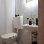 לינה וארוחת בוקר Adria Blue 3*